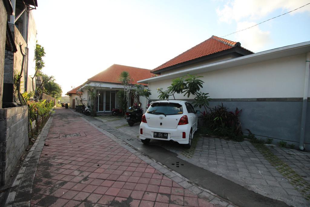 Kubu Manik Homestay * Seminyak (Bali)
